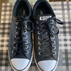 Converse Chuck Taylor Leather Low Top Sneakers. Men’s size 11M